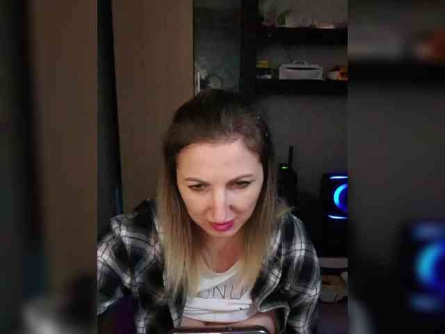 Nushka1984 webcam