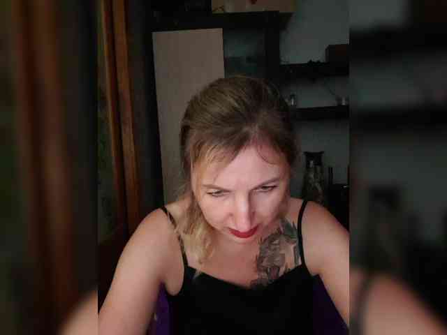 Nushka1984 webcam
