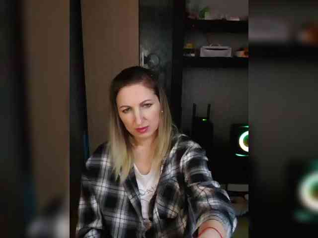 Nushka1984 webcam