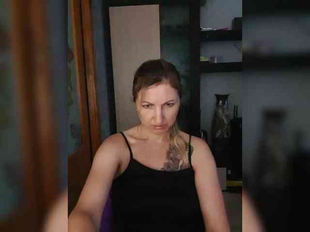 Nushka1984 webcam