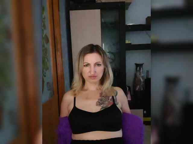 Nushka1984 webcam