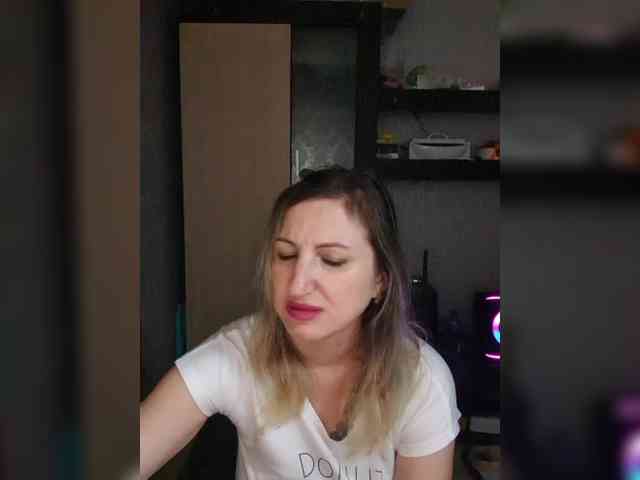 Nushka1984 webcam
