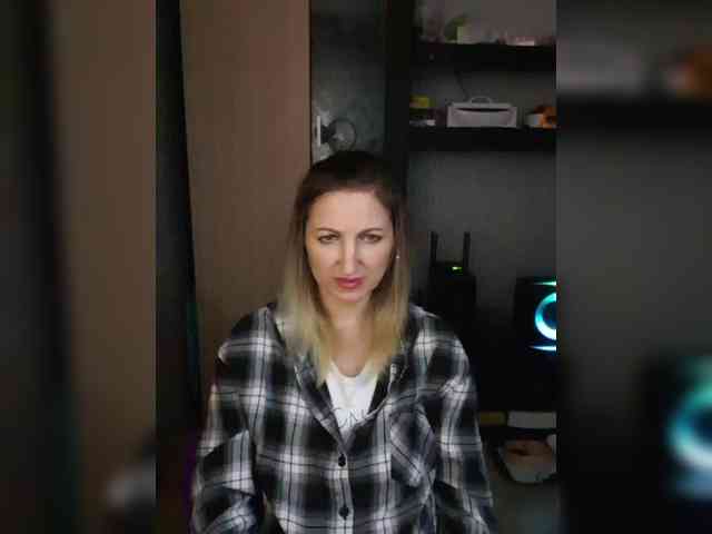 Nushka1984 webcam