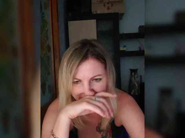Nushka1984 webcam