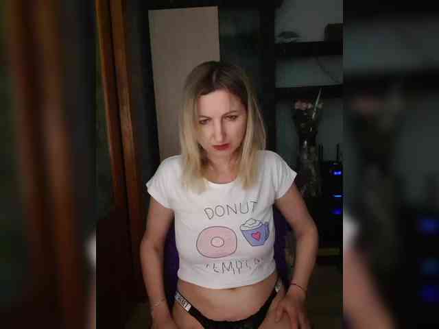 Nushka1984 webcam