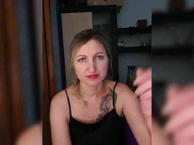 Nushka1984 webcam