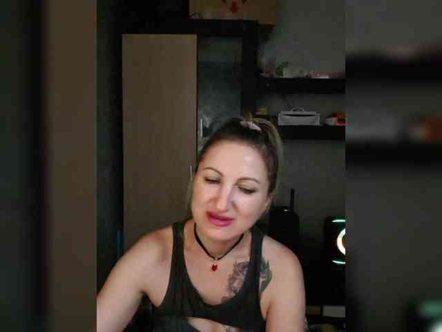 Nushka1984 webcam