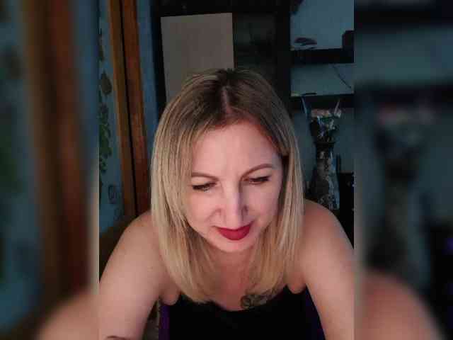 Nushka1984 webcam
