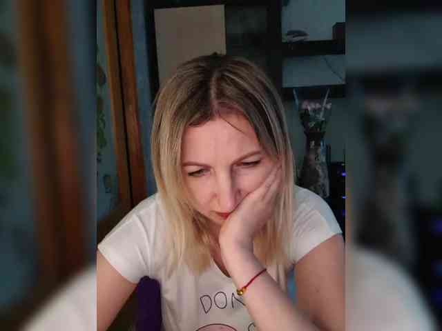 Nushka1984 webcam