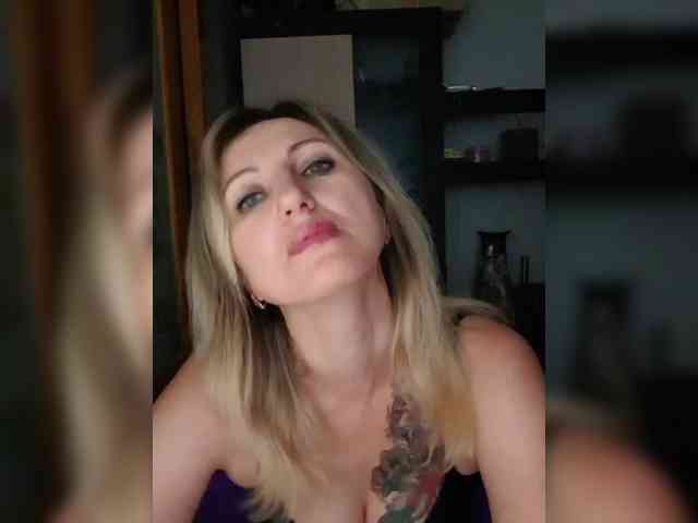 Nushka1984 webcam