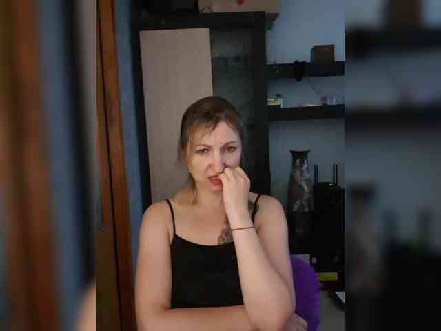 Nushka1984 webcam