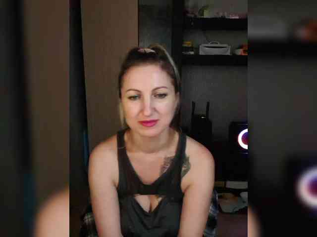 Nushka1984 webcam