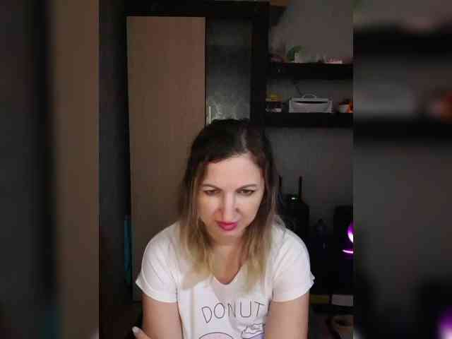 Nushka1984 webcam