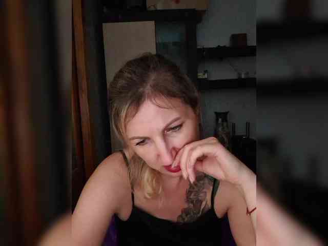 Nushka1984 webcam