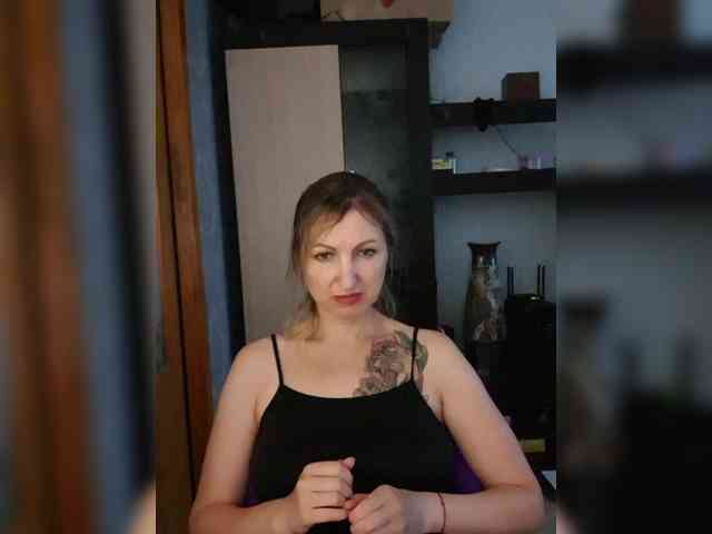 Nushka1984 webcam