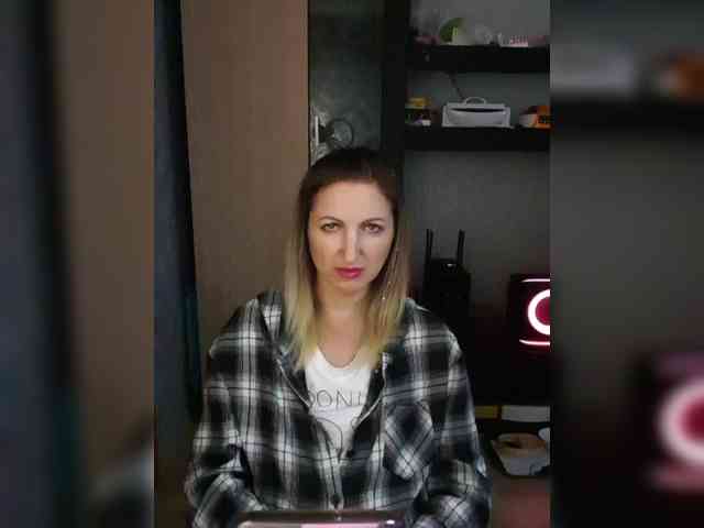 Nushka1984 webcam