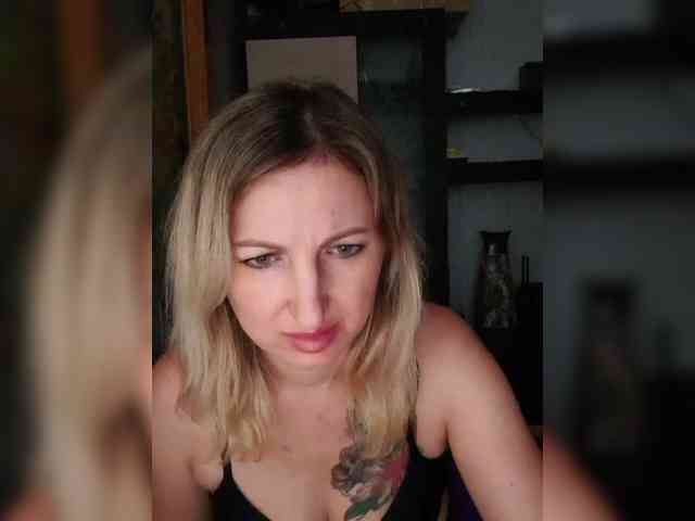 Nushka1984 webcam