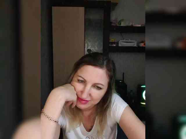 Nushka1984 webcam