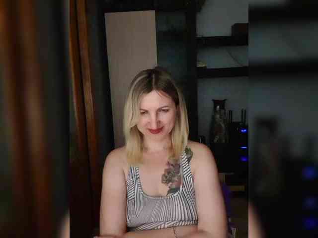 Nushka1984 webcam