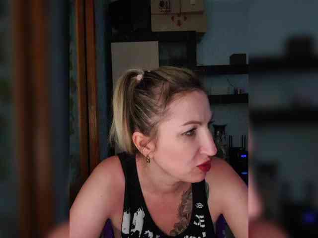 Nushka1984 webcam