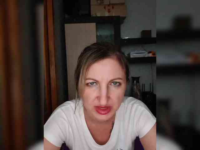 Nushka1984 webcam