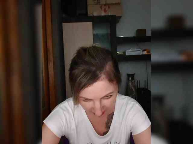 Nushka1984 webcam