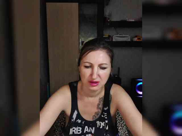 Nushka1984 webcam