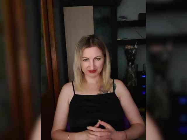 Nushka1984 webcam