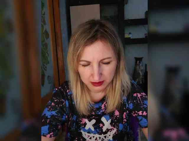 Nushka1984 webcam