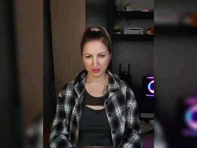Nushka1984 webcam