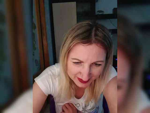 Nushka1984 webcam