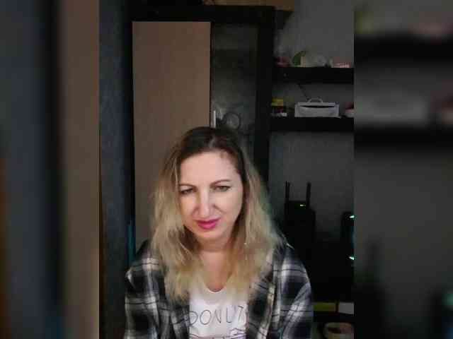 Nushka1984 webcam