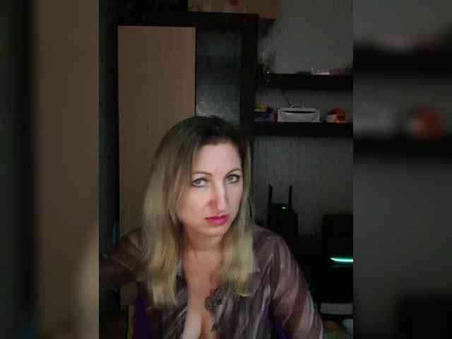 Nushka1984 webcam