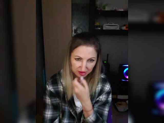 Nushka1984 webcam