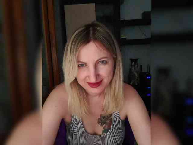 Nushka1984 webcam