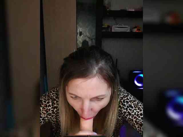 Nushka1984 webcam
