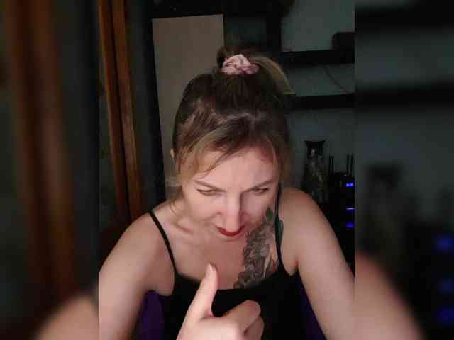 Nushka1984 webcam