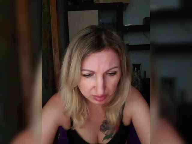 Nushka1984 webcam