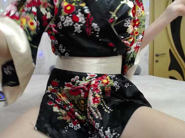 LizzieBrait's BongaCams show and profile