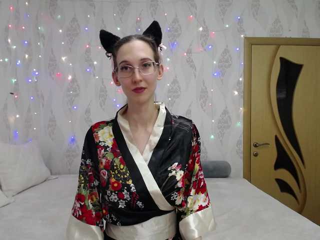 LizzieBrait's BongaCams show and profile
