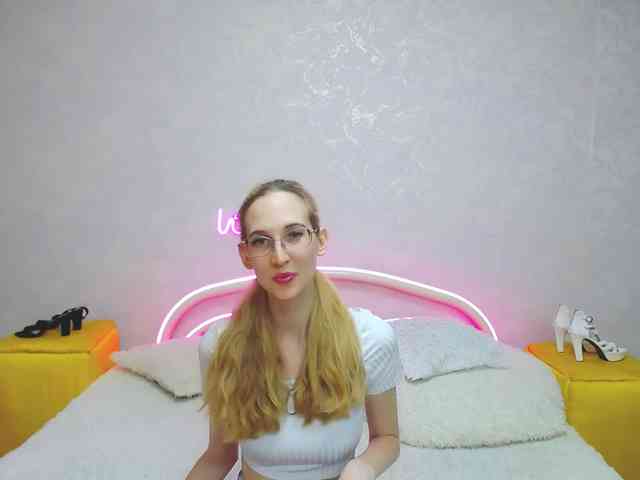 LizzieBrait webcam