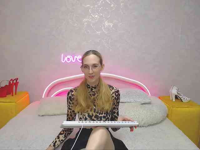 LizzieBrait webcam