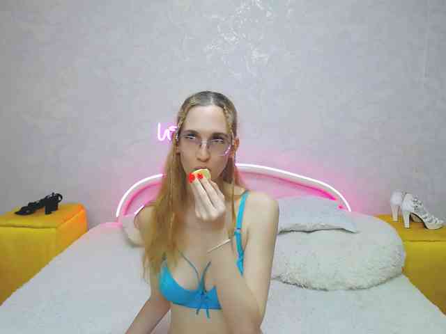 LizzieBrait webcam