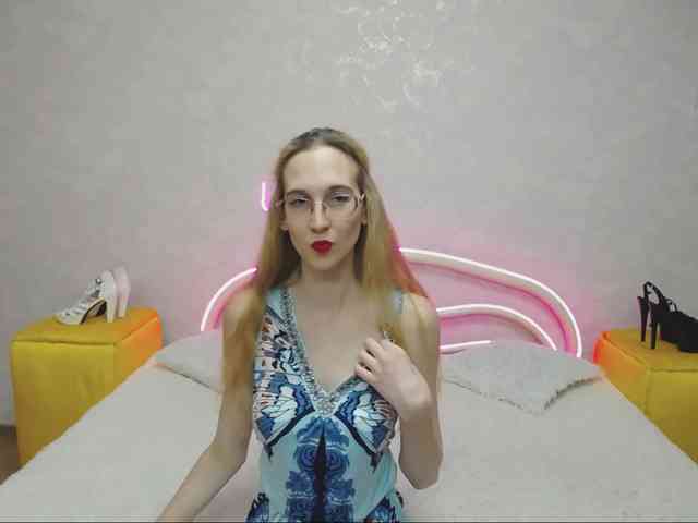 LizzieBrait webcam