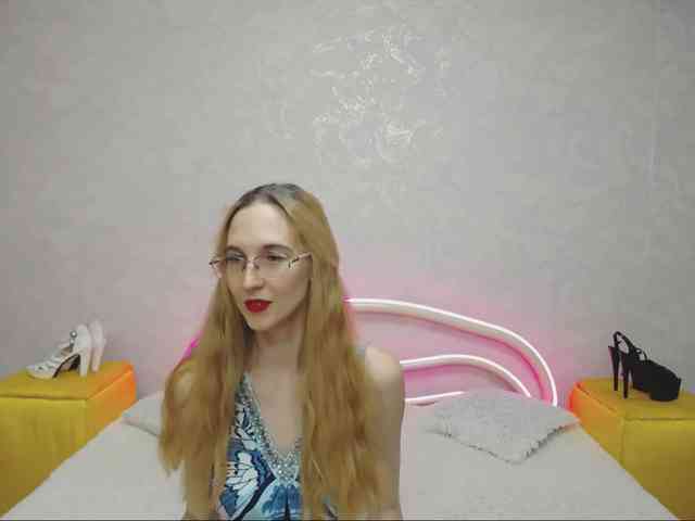 LizzieBrait webcam