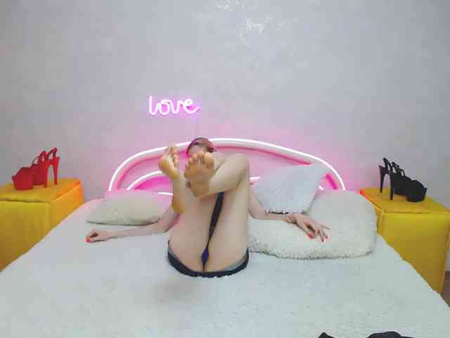 LizzieBrait webcam