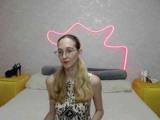 LizzieBrait webcam