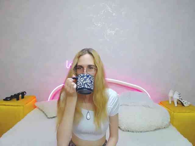 LizzieBrait webcam