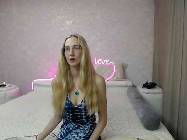 LizzieBrait webcam