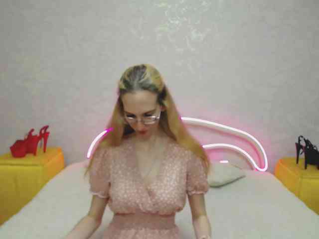 LizzieBrait webcam